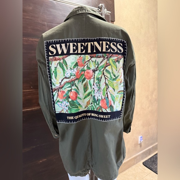 Sweetness Army Green Embellished Pockets Royal Matrix Jacket with Bold Details - Picture 9 of 10